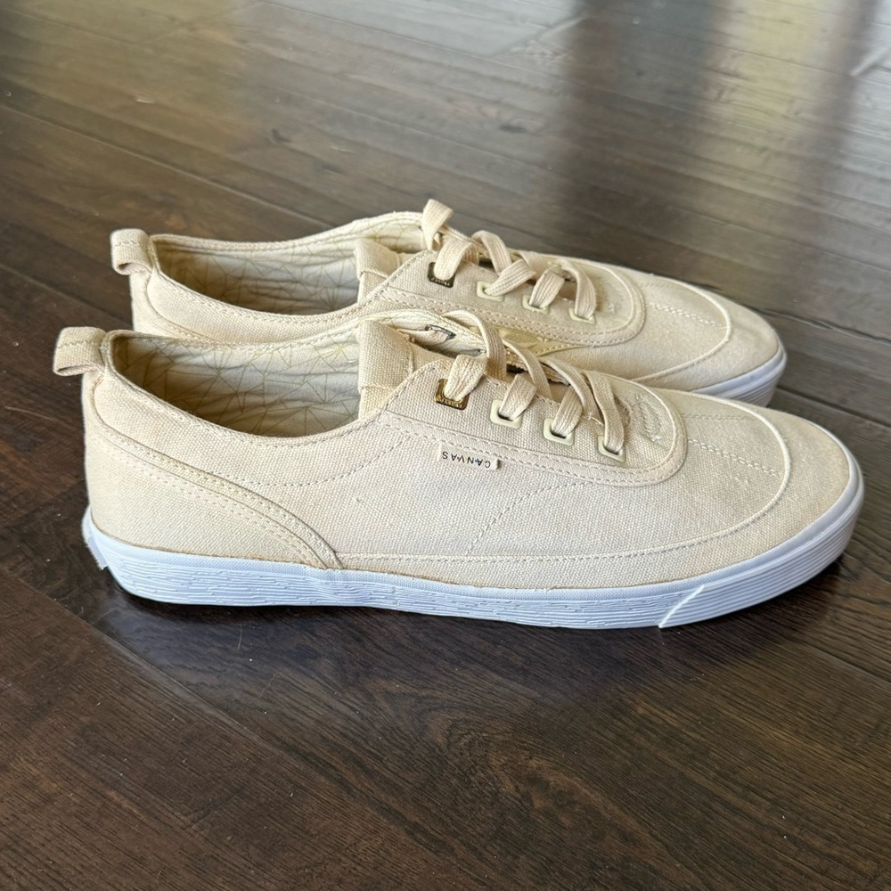Project Canvas Low Top Sneaker Size 12 Men Casual Vacation Beige Classic
